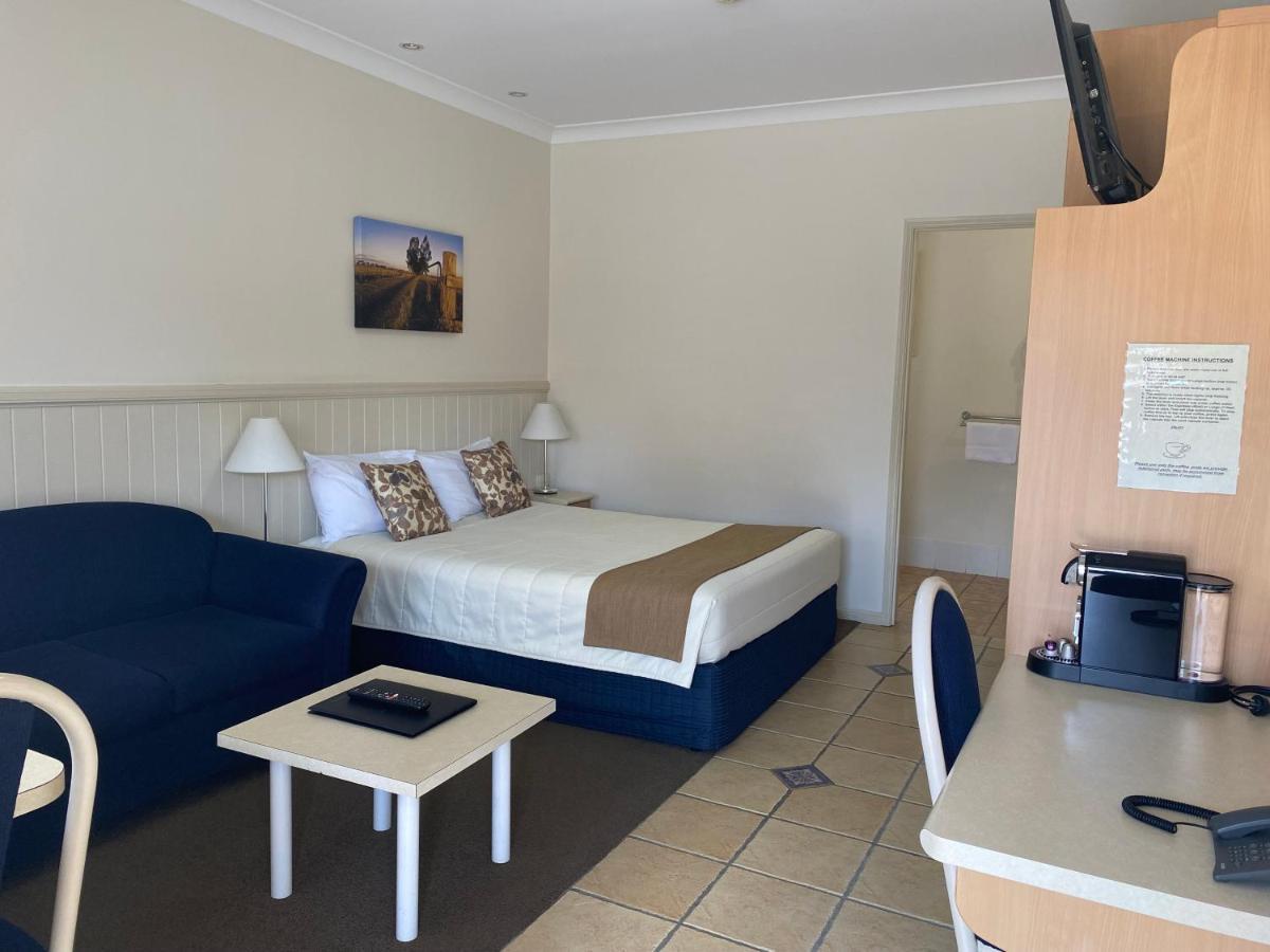 Dalby Mid Town Motor Inn Bagian luar foto