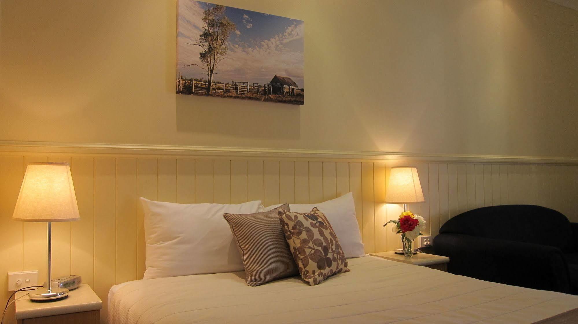 Dalby Mid Town Motor Inn Bagian luar foto