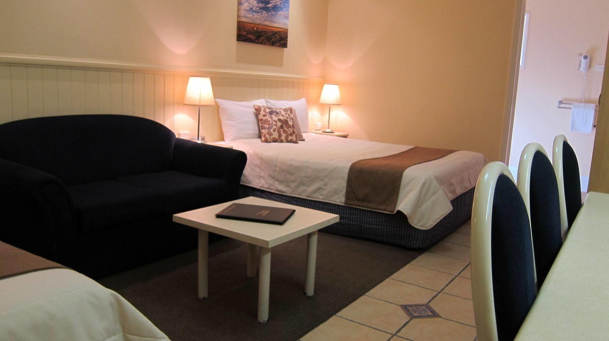 Dalby Mid Town Motor Inn Bagian luar foto